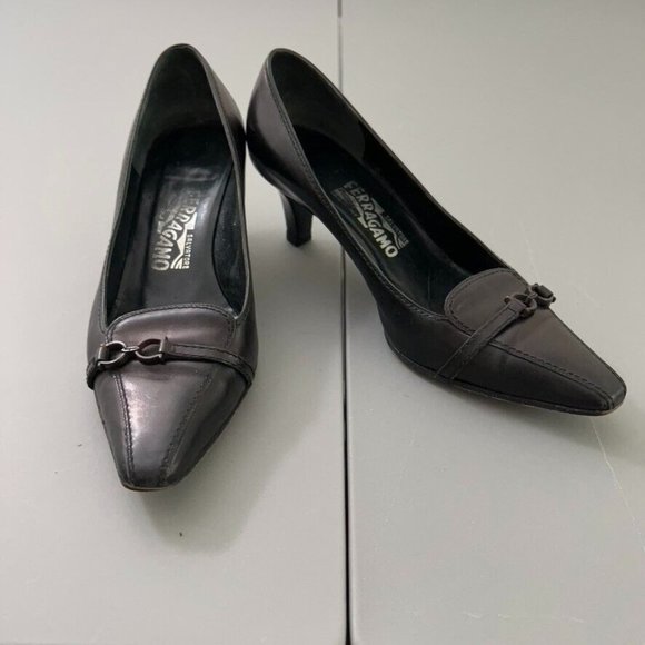 Ferragamo Kitten Heel Pumps Size 7 Black with Metallic Sheen - Picture 1 of 10